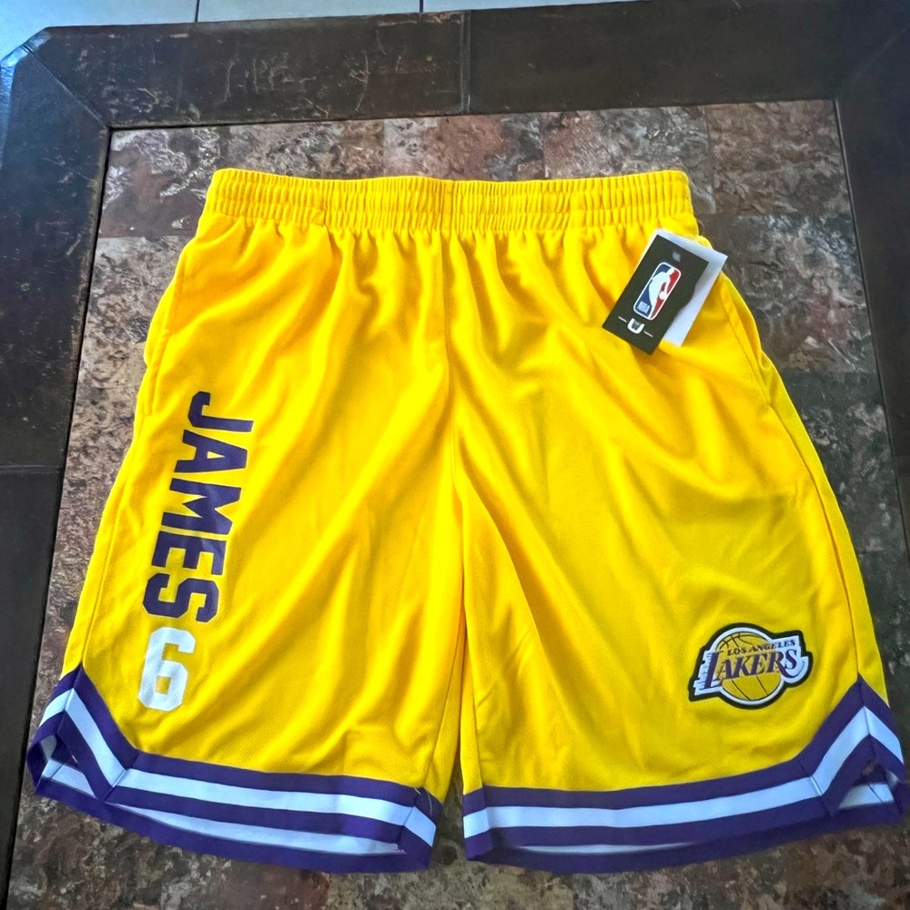 Lakers shorts James 6